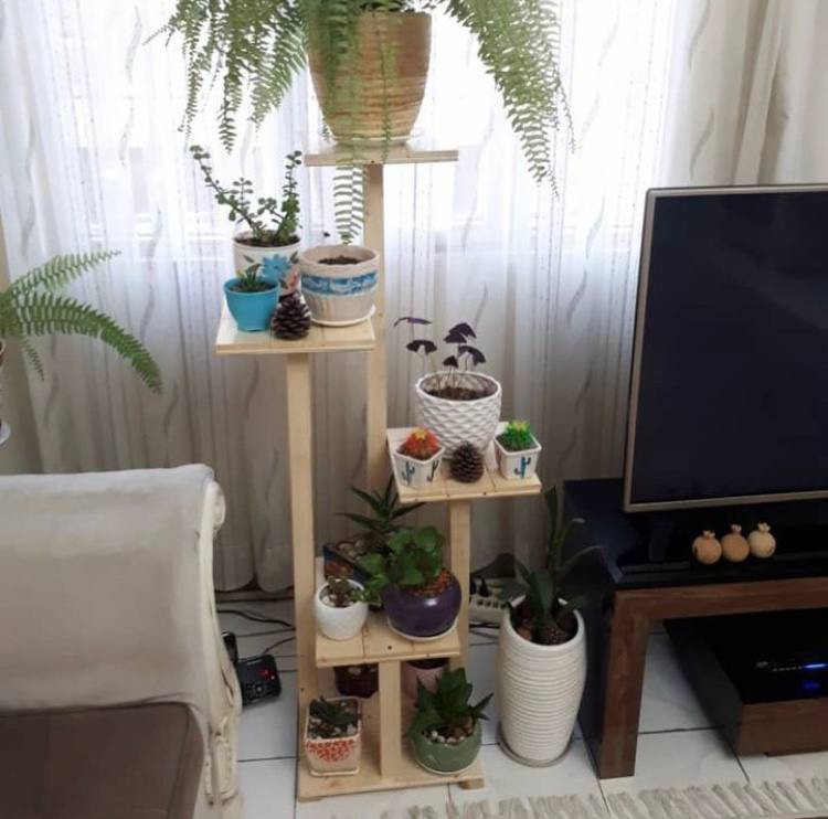 استند گل ایستاده چوبی مدرن آقای نجار