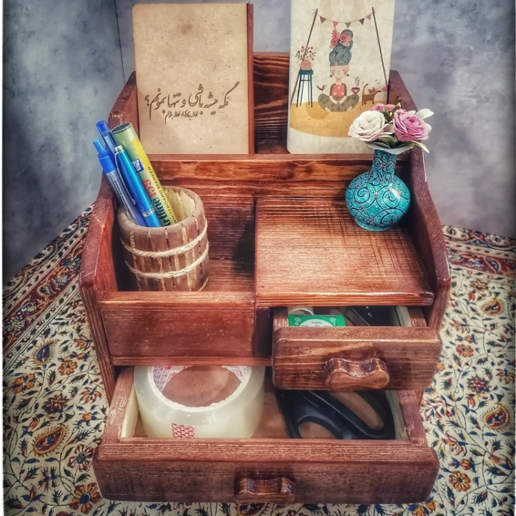 استند لوازم آرایشی آقای نجار