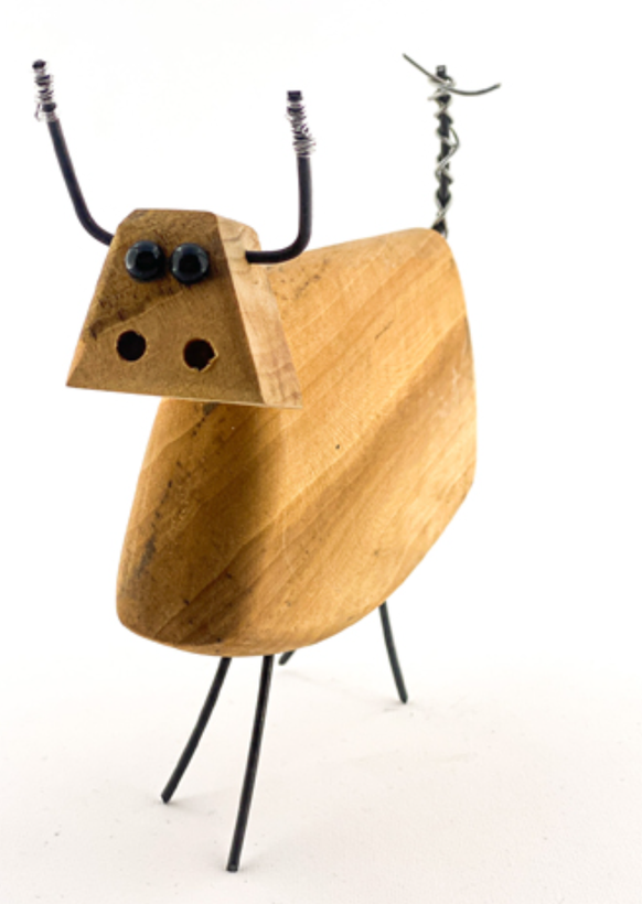 مجسمه چوبی گاو آقای نجار