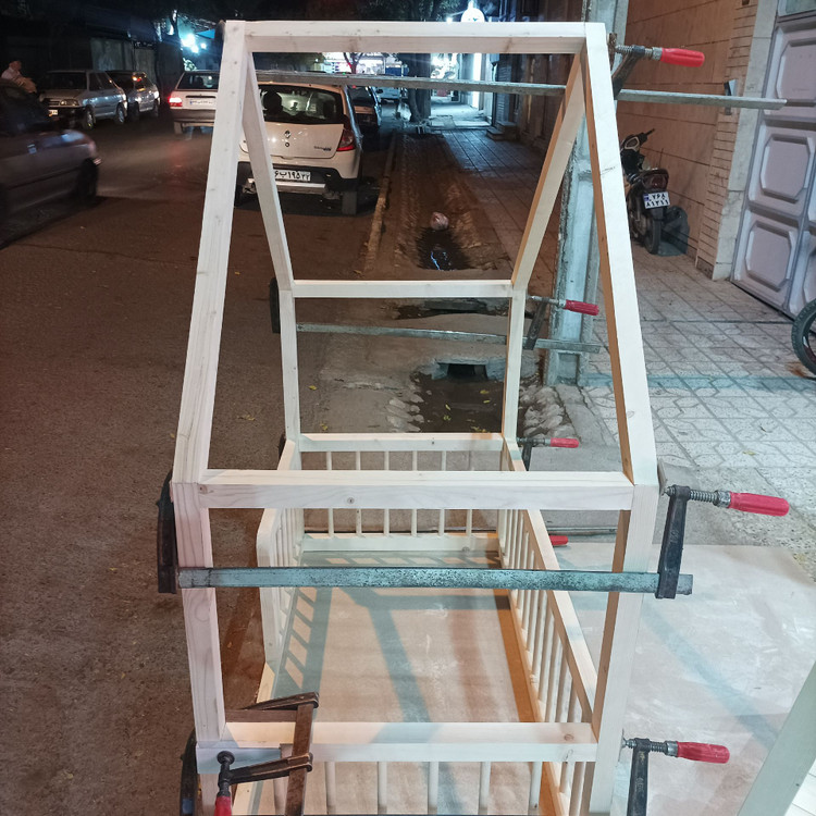 تخت و رگال کودک آقای نجار