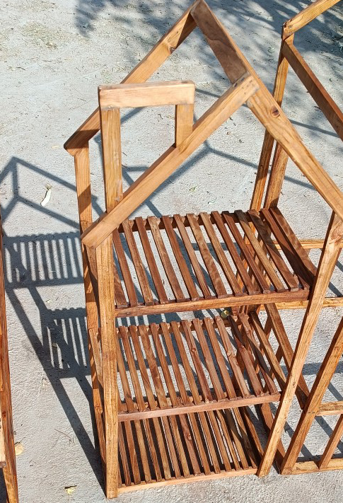 سرویس تخت،رگال و ویترین آقای نجار مدل کلبه ای