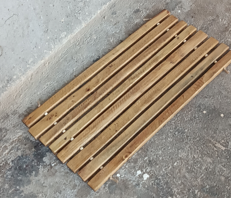 پادری چوب مهره آقای نجار