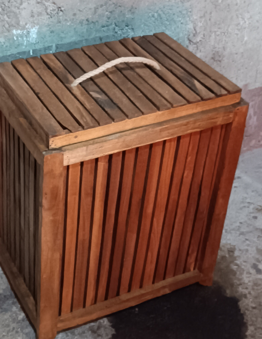 باکس چوبی لباس رخت چرک آقای نجار