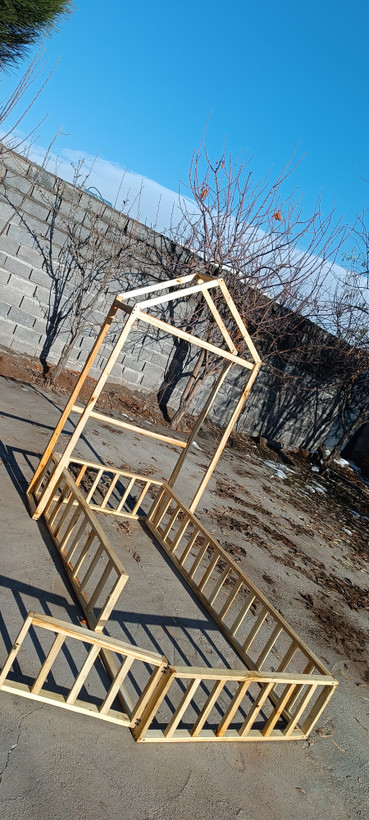 تخت دو حالته آقای نجار (تخت و رگال)