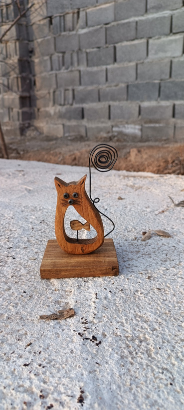 مجسمه چوبی گربه آقای نجار