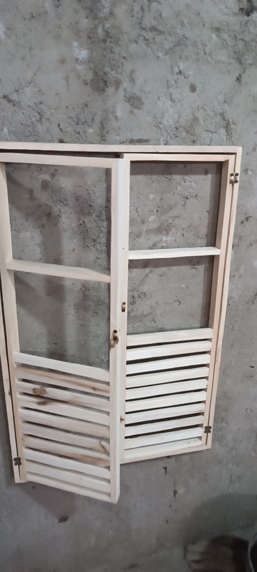 پنجره چوبی عکاسی آقای نجار
