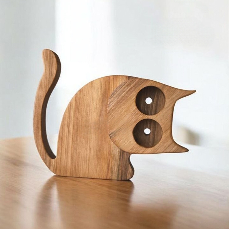 مجسمه گربه بازیگوش آقای نجار