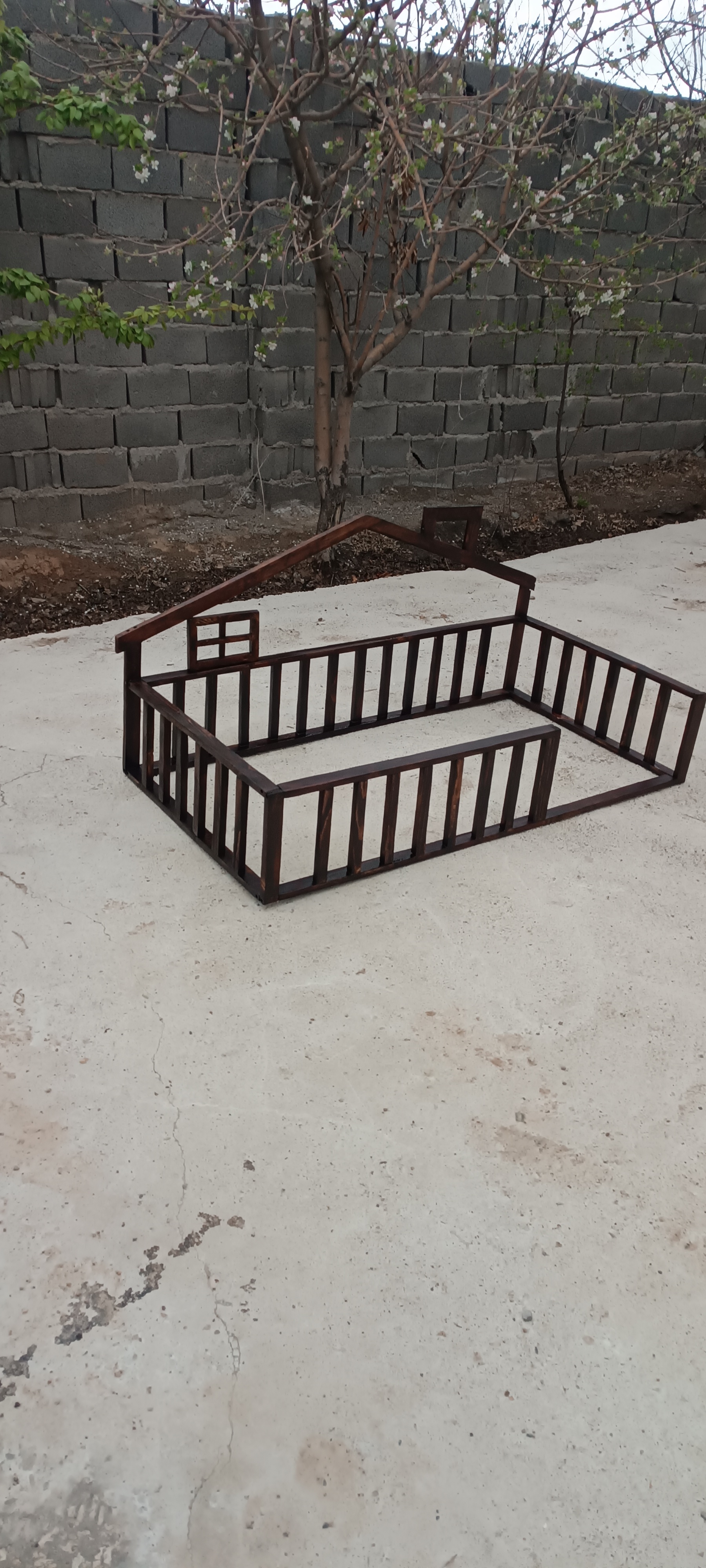 تخت خواب کلبه آقای نجار
