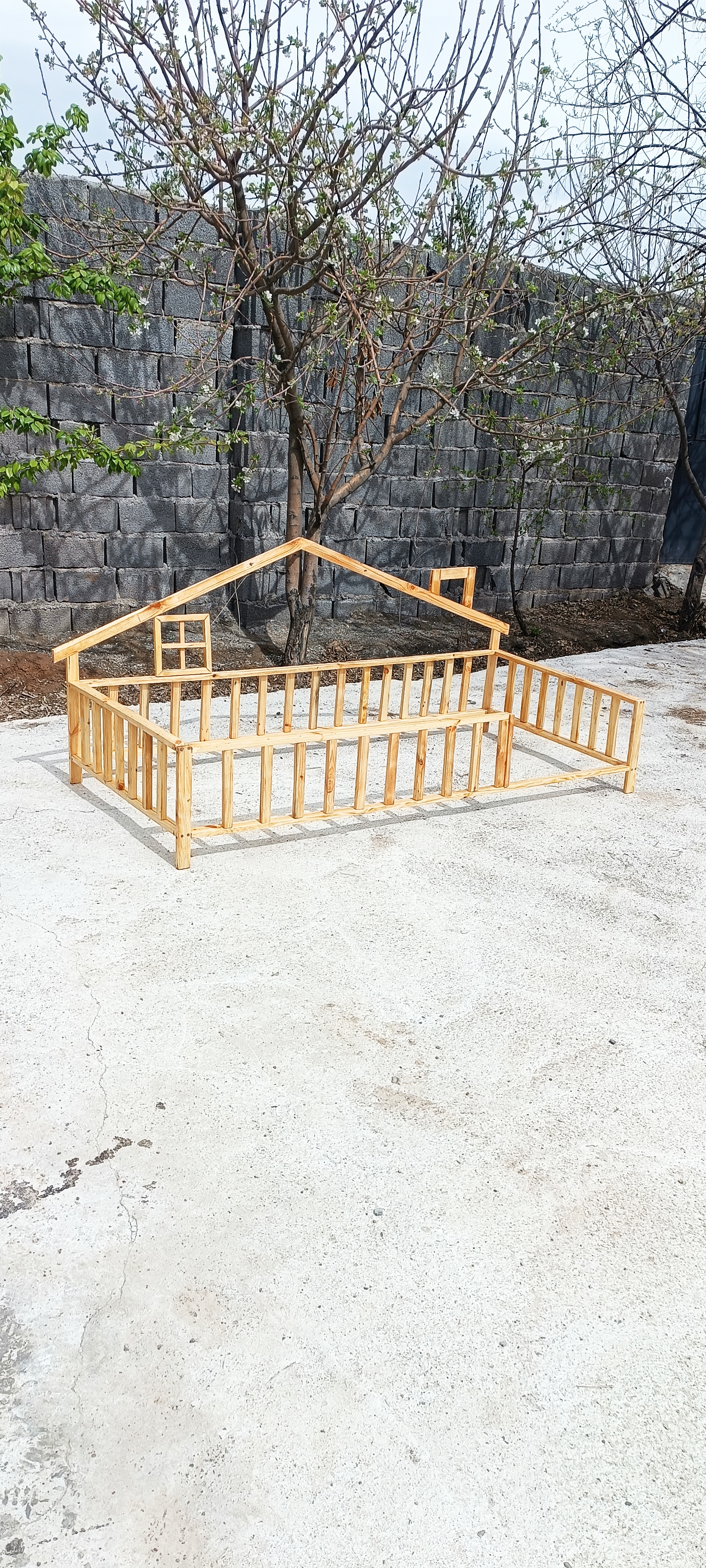 تخت خواب کلبه آقای نجار