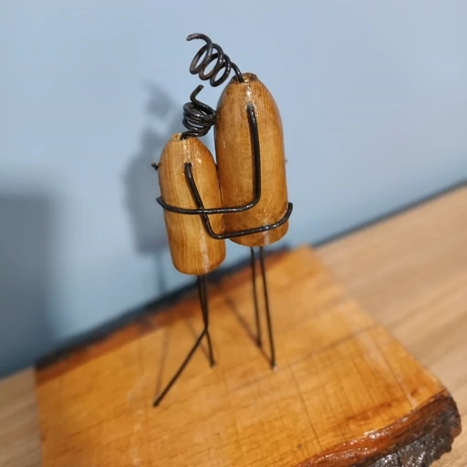 مجسمه چوبی مدل زوج عاشق آقای نجار