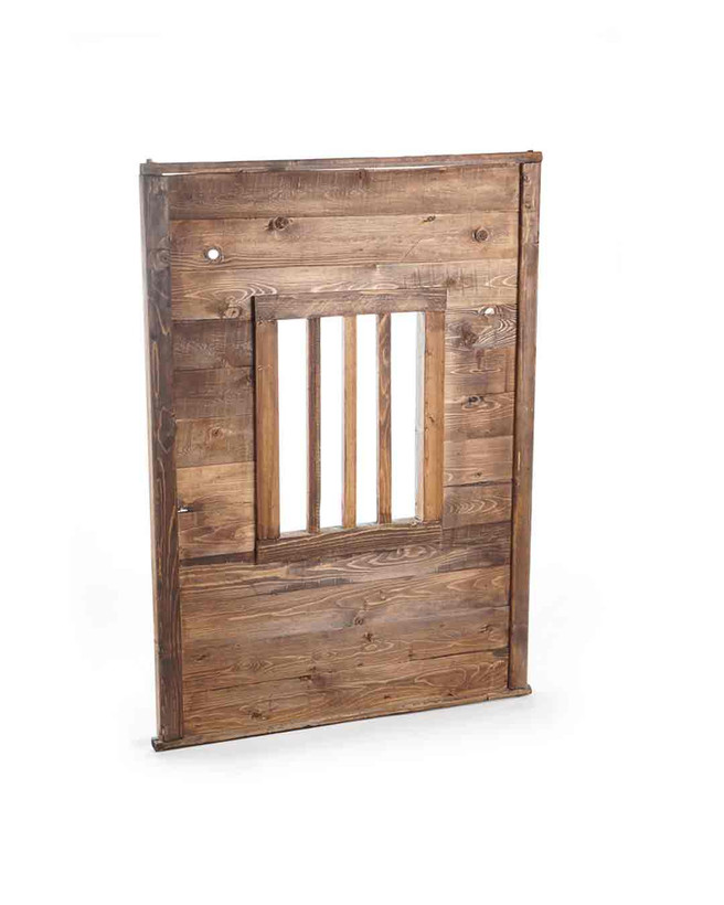 پنجره چوبی عکاسی آقای نجار