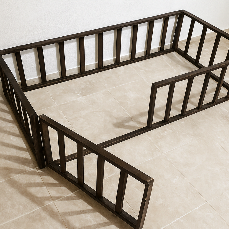 تخت خواب درب دار کودک آقای نجار