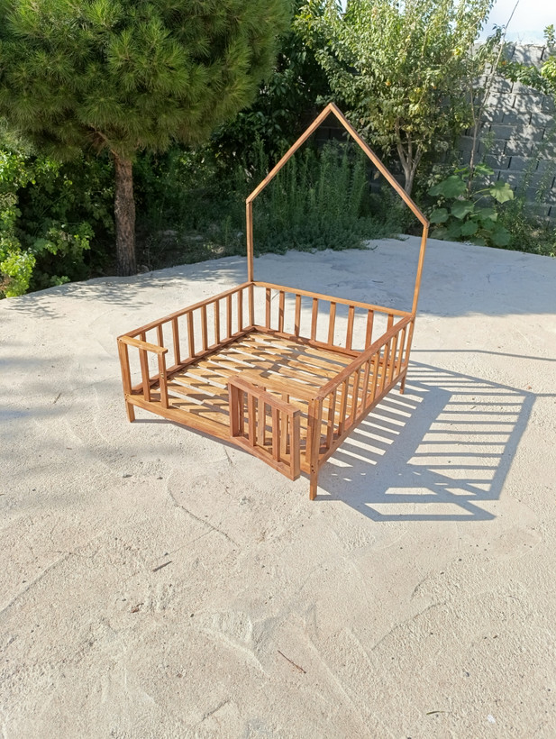 تخت کلبه ای درب دار آقای نجار