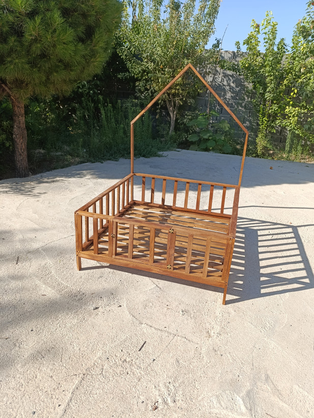 تخت کلبه ای درب دار آقای نجار