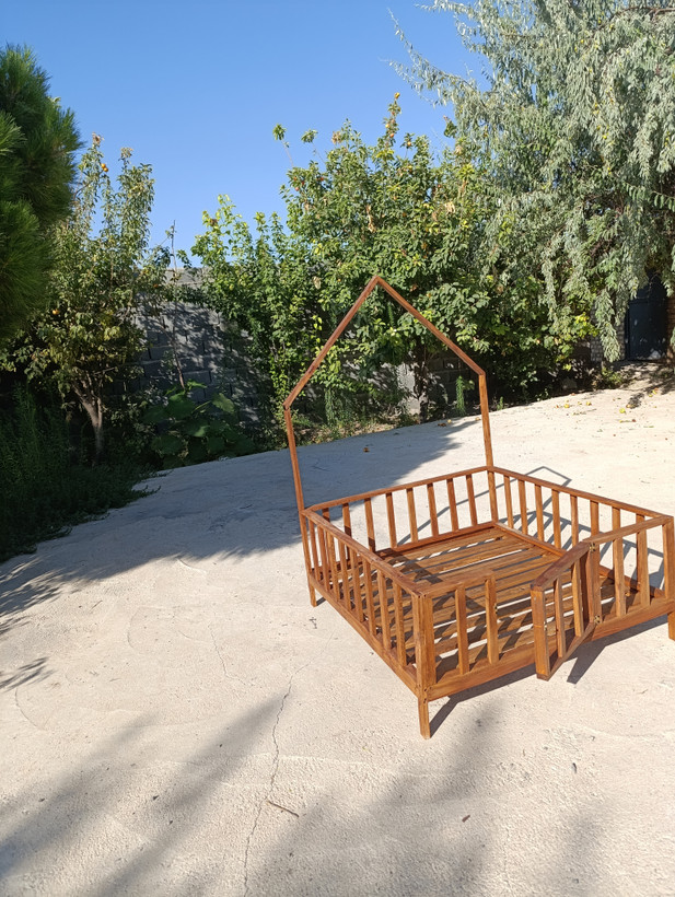 تخت کلبه ای درب دار آقای نجار