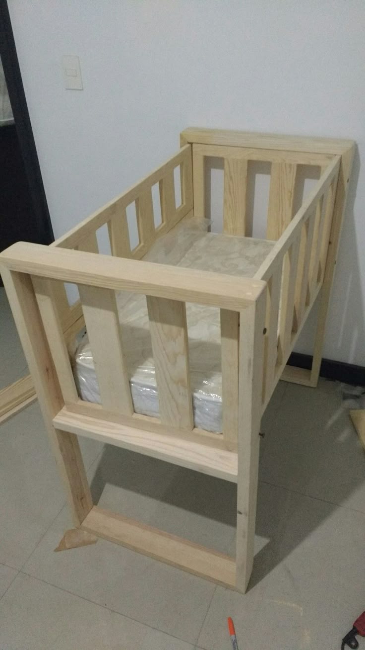 تخت کنار مادرTM3 آقای نجار