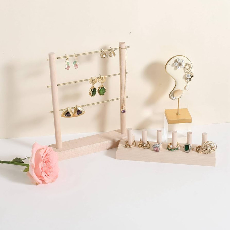 استند گوشواره آقای نجار