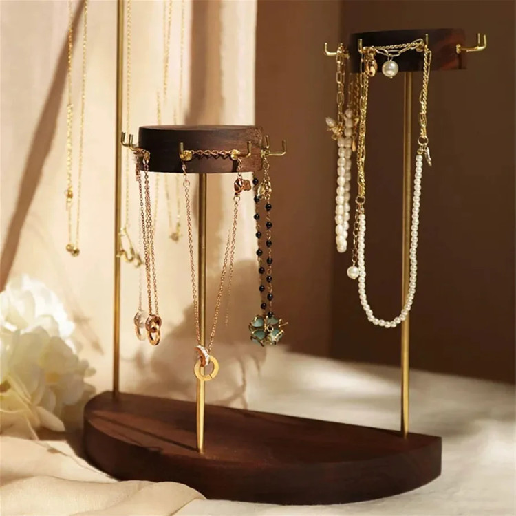 استند جواهرات و بدلیجات آقای نجار